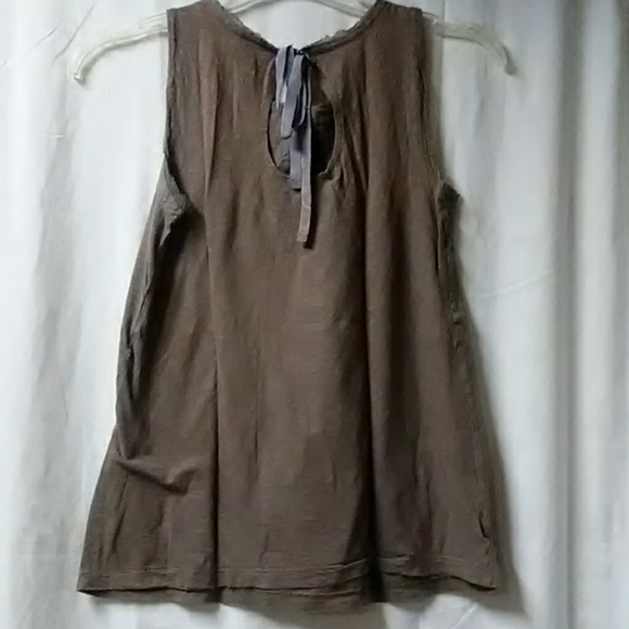 Tank top with embroidered details - Picture 2 of 6